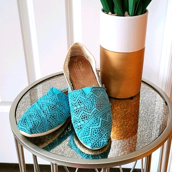 TOMS - Picture 1 of 3